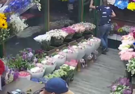 Two Drunken Men Tried To Steal A Bouquet Of Flowers From A Store. Russia