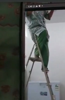Philippino Woman Hangs Herself from a ceiling fan » UncensoredVideo - Latest News Without Censorship     