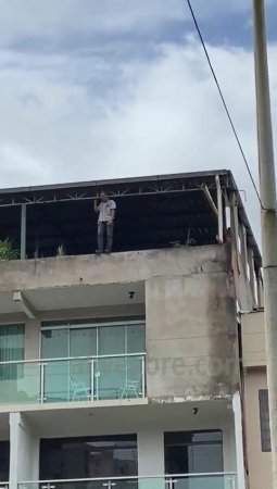 Young Suicide Dude Falls From Building During Rescue Attempt