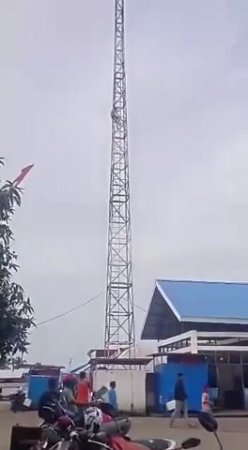 Man Jump From Cellular Tower