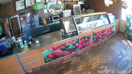 Subway Worker Fight With Armed Robber