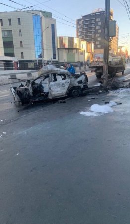 3 People Burned Alive in Crash