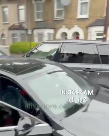 Stolen Range Rover Driver Causing Havoc in One Way Street
