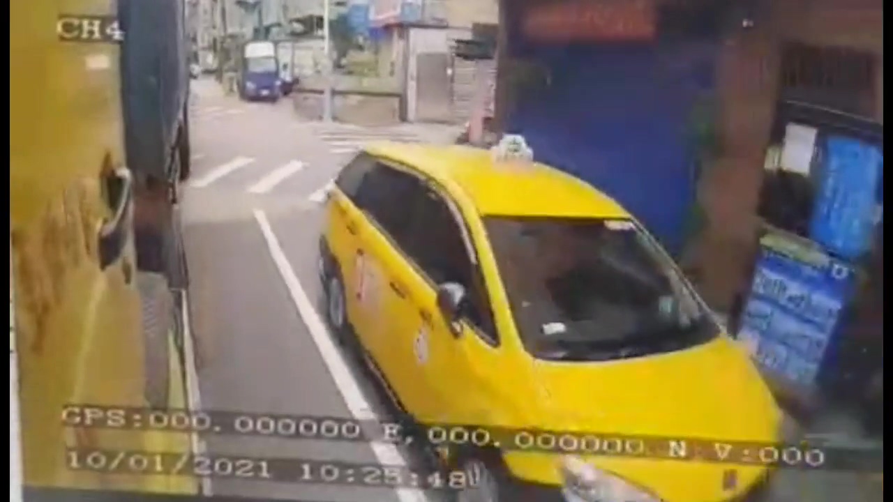 Scooter Rider Crushed By Truck » Uncensored Videos .Murders, Executions