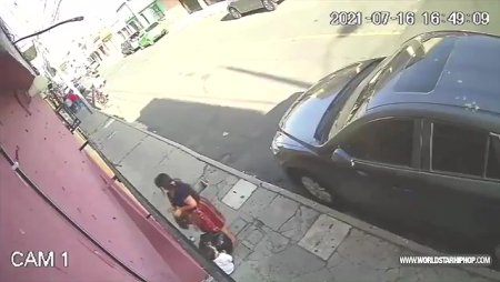 A Woman Was Robbed And Beaten In The Street