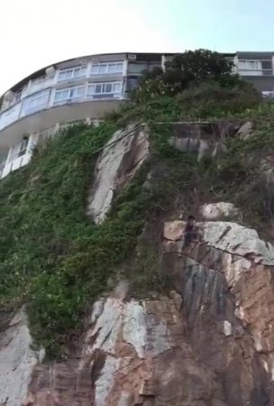 Man Fell Off A Cliff On The Beach