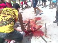 The Crowd Chopped The Man's Body To Pieces