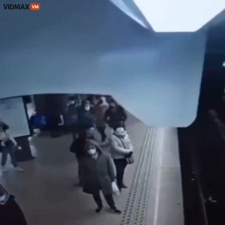 An Idiot Pushed A Girl Under An Approaching Subway Train