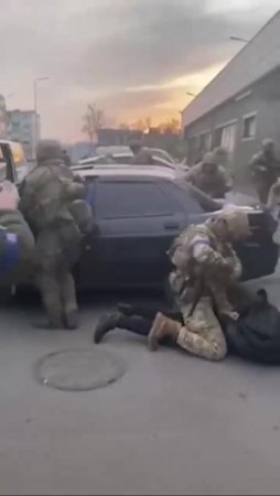 Ukrainian Soldiers Pull Civilians Out Of Cars And Beat Them. Dnieper