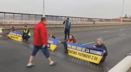 An Angry Driver In The Czech Republic Disperses 'Unfortunate Refugees' From Ukraine Blocking The Road