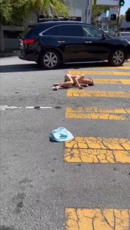 Intoxicated Woman Cries Naked In San Francisco