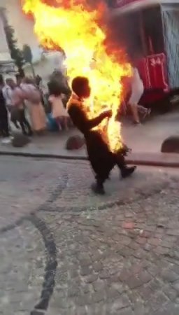 Man Sets Himself On Fire At Istanbul Tourist Attraction
