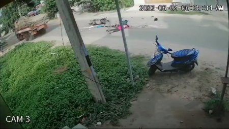 Motorcyclists Keep Dying. India
