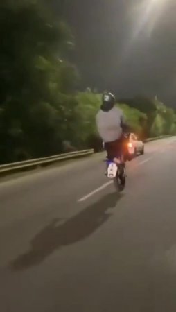 A Motorcyclist Was Killed By Not Keeping His Motorcycle On The Back Wheel