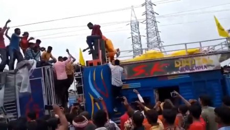 Dude Was Dancing On Top Of A Train And Was Electrocuted