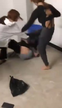 Schoolgirls Beat Up Their Classmate