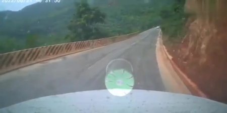 A Truck That Lost Control Pushed A Motorcycle Into An Abyss