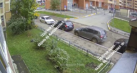 Woman Jumped From The 11th Floor And Fell On The Lawn Fence. Russia, Kazan