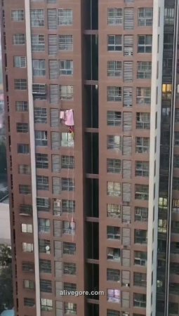 Dude Tried To Climb Down A Rope From A Window, But He Couldn't Hold On And Fell From The 16th Floor