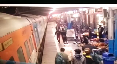 Crazy Jerk Pushed A Man Under A Train. India