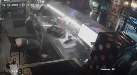 Robbers Who Broke Into A Restaurant Tried To Shoot A Female Receptionist