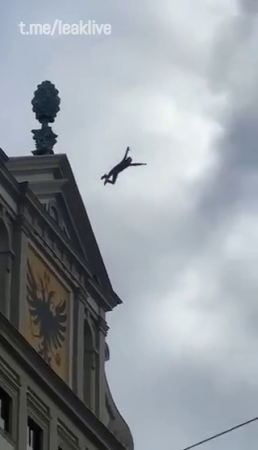 A 41-Year-Old Man Jumped From "Augsburg Rathaus"