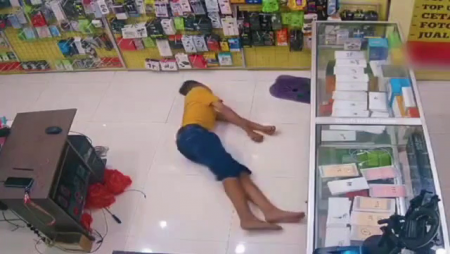 Dude Died In The Store From An Epileptic Seizure