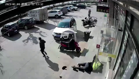 A Store Security Guard Was Killed By A Wheel That Flew Off A Truck