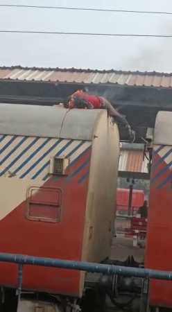 Young Man Electrocuted On Top Of A Train