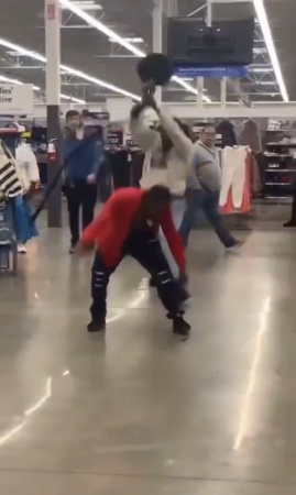 SC Walmart Customers Disarmed A Knife-waving Jerk