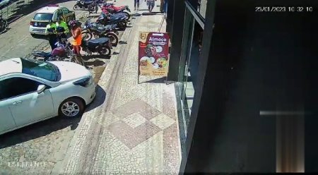 Dude On A Motorcycle Refused To Pay For Parking And Attacked A Policeman