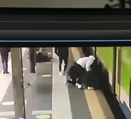 A 15-year-old Boy Was Pushed Under The Train Because Of A Hoodie