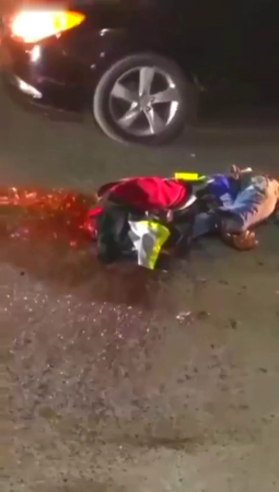The Heart Of The Dead Man Continues To Beat While Lying On The Road