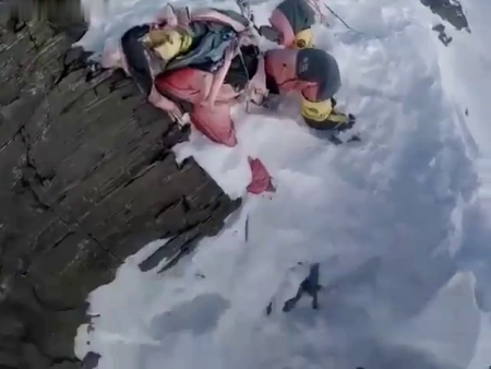Rescuers Find The Body Of A Dead Rock Climber