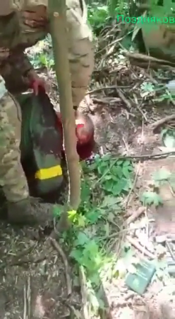 Russian Soldier Behead A Ukrainian Mercenary