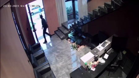 Brazilian Lawyer (Black Suit) Fights For His Life With Armed Robbers And Makes Them Run Away