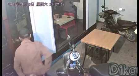 Dude Walks Into A Diner And Shoots A Man. China