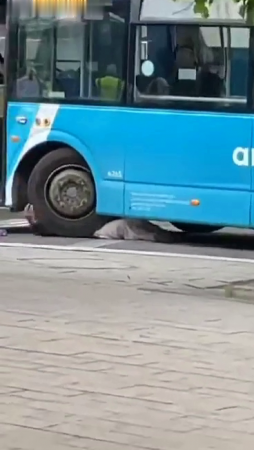 Woman Dies Under Bus Wheel /short video/