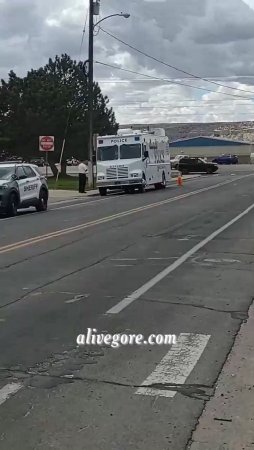 3 People Killed And 2 Officers Wounded In A Shooting In Farmington. Mexico