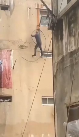 Dude Crashed To Death After Falling From The 5th Floor While Trying To Fix The Wire