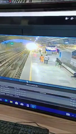 Man Grabbed His Ex-Wife And Jumped With Her On The Rails
