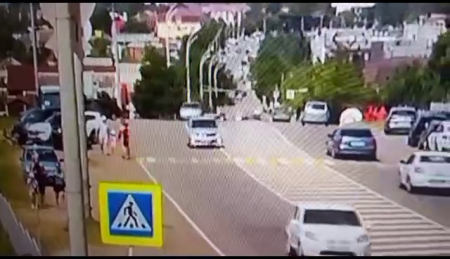 Motorcyclist Hit And Killed A 6-Year-old Girl At A Crosswalk. Russia