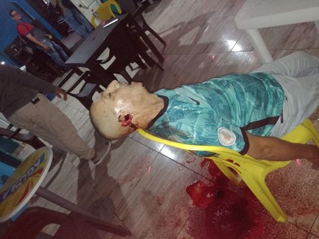 Dude Got Headshot While Drinking Beer In A Bar. Colombia