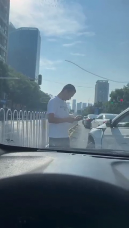 A Mad Man Began To Destroy A Woman's Car After A Small Accident