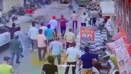 A Man Killed His Wife In The Middle Of The Day In The Market
