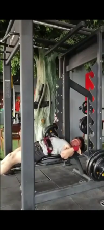 A 25-Year-old Man Died In Wuhan While He Was Lifting A Barbell