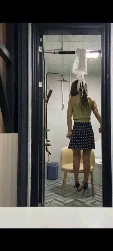 Woman Hanged Herself In The Bathroom » UncensoredVideo - Latest News Without Censorship 