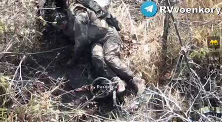 Finish Off A Wounded Ukrainian Soldier In Marinka