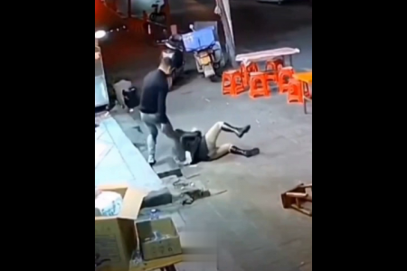 A Store Clerk Beats Up A Caught Thief. China