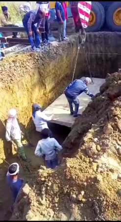 Worker Buried In A Pit Dug As A Result Of A Collapse